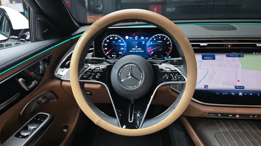 Mercedes-Benz E-Class W214 E300 4MATIC 2025 13