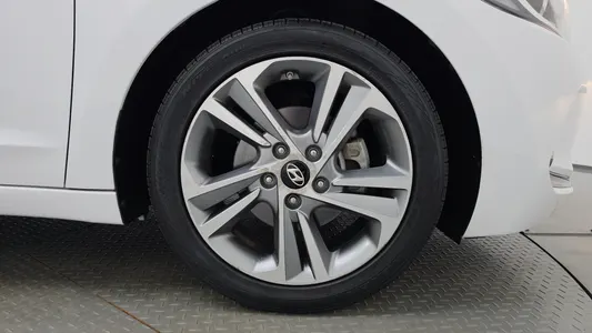 Hyundai AD 1.6 GDI 2018 5