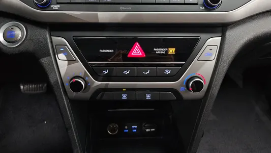Hyundai AD 1.6 GDI 2018 17
