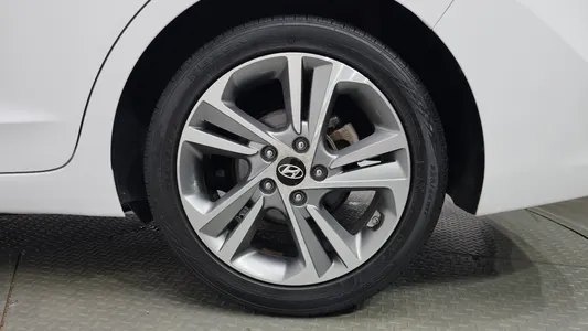Hyundai AD 1.6 GDI 2018 22