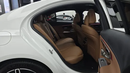Mercedes-Benz E-Class W214 E300 4MATIC AMG Line 2024 11