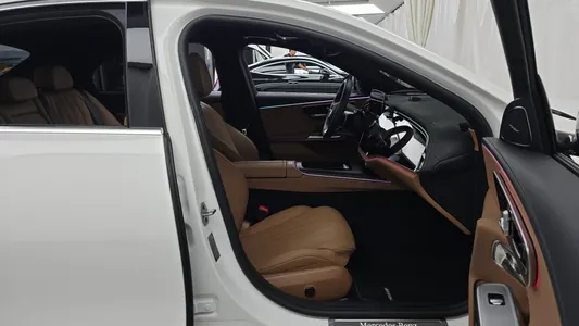 Mercedes-Benz E-Class W214 E300 4MATIC AMG Line 2024 26