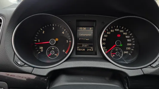 Volkswagen 6 2.0 TDI 2010 8