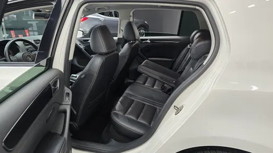Volkswagen 6 2.0 TDI 2010 12