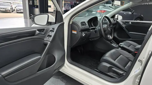 Volkswagen 6 2.0 TDI 2010 10