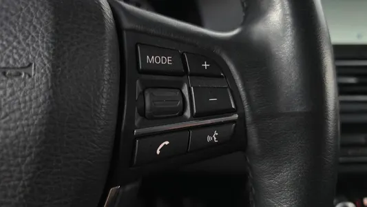 BMW 5 Series (F10) 520d 2013 32