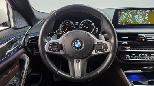 BMW 5 Series (G30) 540i xDrive M 2018 14