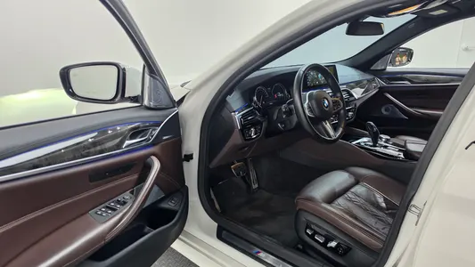 BMW 5 Series (G30) 540i xDrive M 2018 10