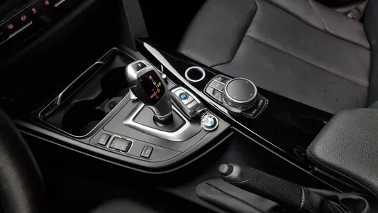 BMW 3 Series (F30) 320d 2017 9