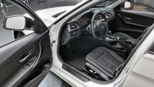 BMW 3 Series (F30) 320d 2017 11