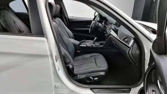 BMW 3 Series (F30) 320d 2017 10
