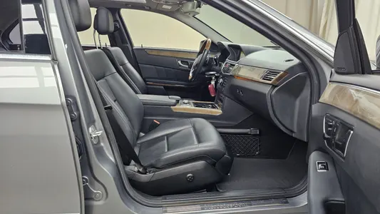 Mercedes-Benz E-Class W212 E350 4MATIC 2010 11