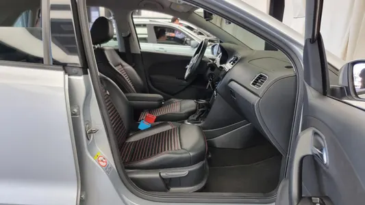 Volkswagen 폴로 1.6 TDI R-Line 2013 11