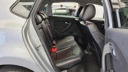 Volkswagen 폴로 1.6 TDI R-Line 2013 12