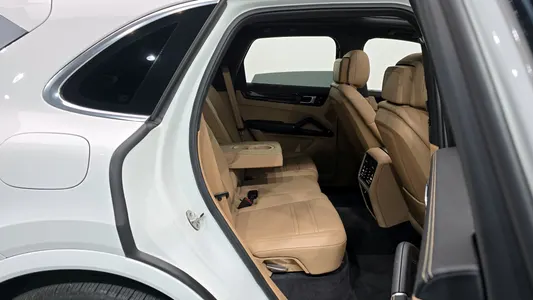 Porsche (PO536) 3.0 E- 2020 12