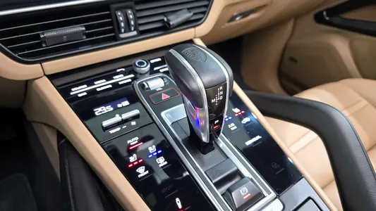 Porsche (PO536) 3.0 E- 2020 18