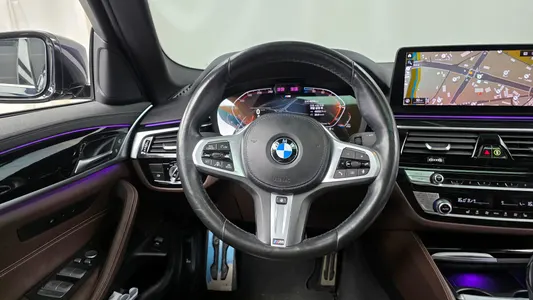 BMW 5 Series (G30) 523d M 2021 13