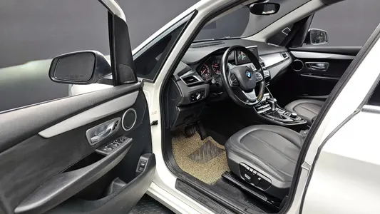 BMW 2 Series Tourer (F45) 2015 11