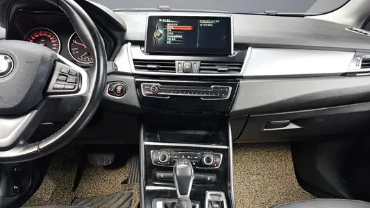 BMW 2 Series Tourer (F45) 2015 14