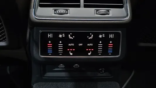 Audi A7 (4K) 55 TFSI 2022 18