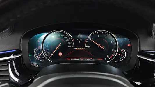 BMW 5 Series (G30) 520d M 2018 8