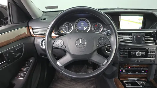 Mercedes-Benz E-Class W212 E300 2011 13