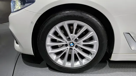 BMW 5 Series (G30) 520d 2020 5