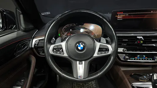 BMW 5 Series (G30) 530i M 2021 13