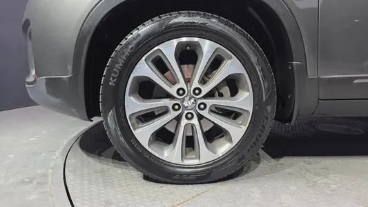 Kia R 2.0 2WD 2012 5