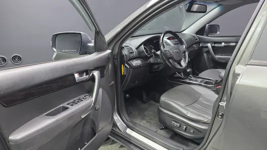 Kia R 2.0 2WD 2012 10