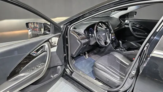Hyundai Grandeur HG HG300 2011 10