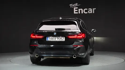 BMW 1 Series (F40) 120i 2022 4