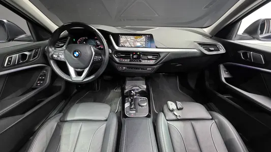 BMW 1 Series (F40) 120i 2022 7