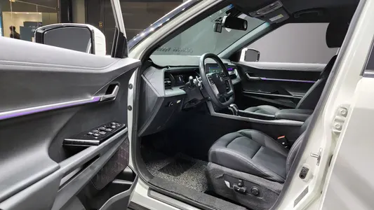 KG Mobility 토레스 1.5 2WD 2023 11
