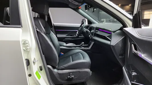 KG Mobility 토레스 1.5 2WD 2023 10