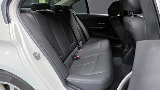 BMW 3 Series (F30) 320d 2018 12