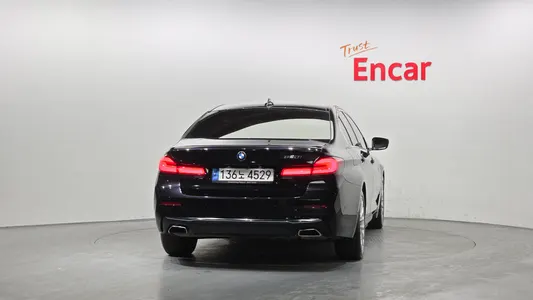 BMW 5 Series (G30) 520i 2021 4