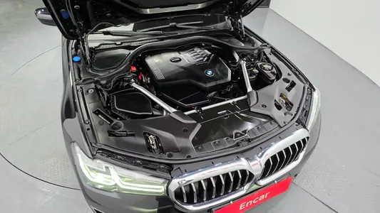 BMW 5 Series (G30) 520i 2021 6