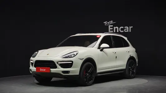 Porsche 4.8 2011