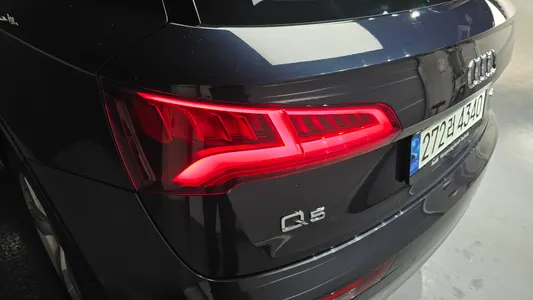 Audi Q5 (FY) 40 TDI 2020 23