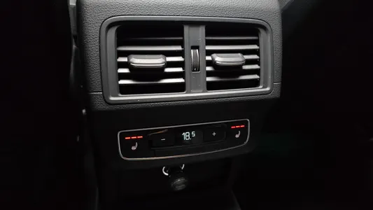 Audi Q5 (FY) 40 TDI 2020 33