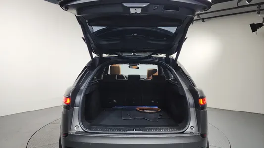 Land Rover 레인지로버 벨라 3.0 D300 R- HSE 2019 18