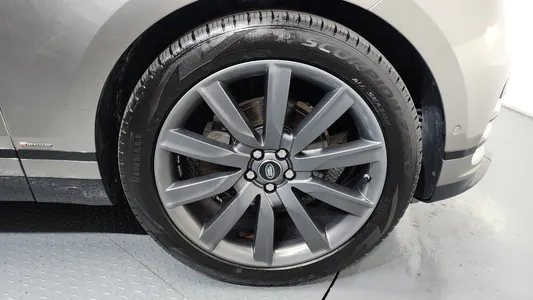 Land Rover 레인지로버 벨라 3.0 D300 R- HSE 2019 22