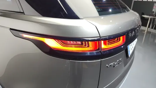 Land Rover 레인지로버 벨라 3.0 D300 R- HSE 2019 24