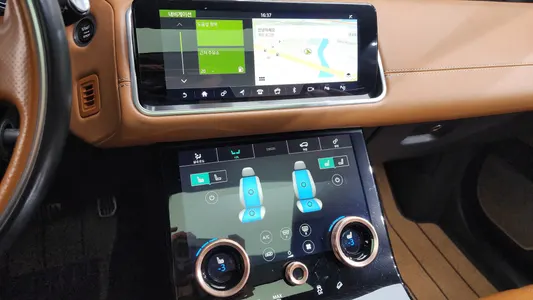 Land Rover 레인지로버 벨라 3.0 D300 R- HSE 2019 29