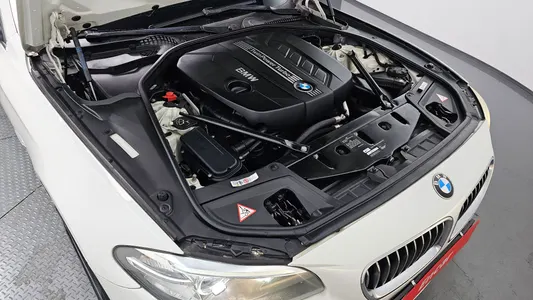 BMW 5 Series (F10) 520d xDrive 2014 6