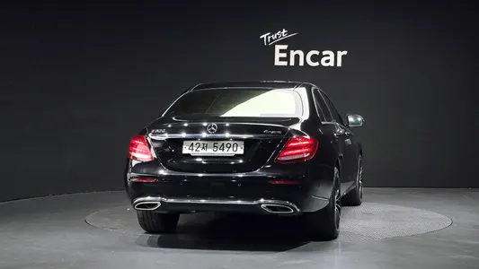 Mercedes-Benz E-Class W213 E300 4MATIC 2018 4