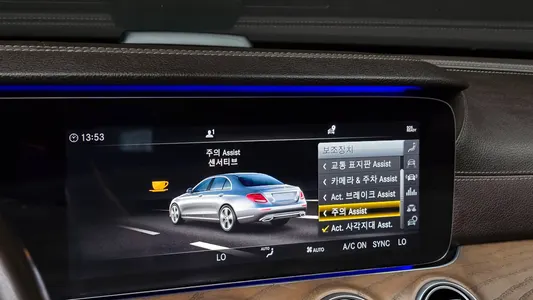 Mercedes-Benz E-Class W213 E300 4MATIC 2018 17