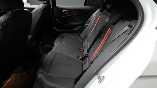 BMW 1 Series (F40) 118d 2020 26