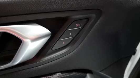BMW 1 Series (F40) 118d 2020 29